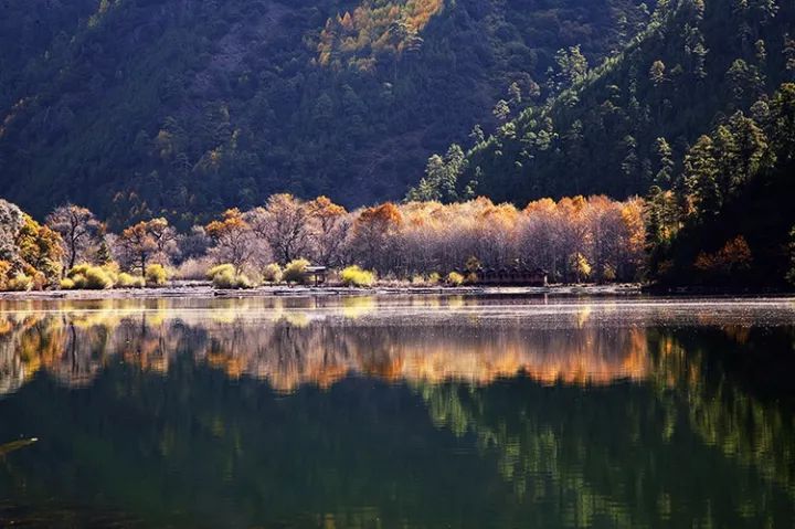 雅江文旅与雷行集团签署战略合作协议，共绘文旅新篇章